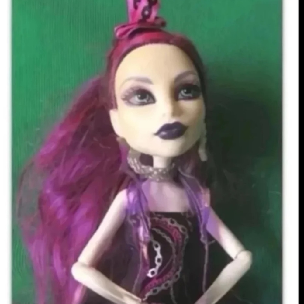 Monster High 2012 Spectra Vondergeist Ghoul's Night Out Doll Purple Hair shoes